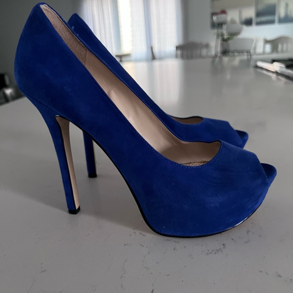 Enzo Angiolini platform peep toe heels size 7 blue